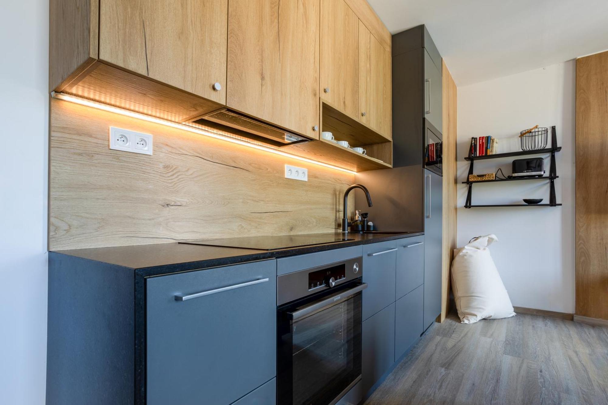 Platz Aparthotel *